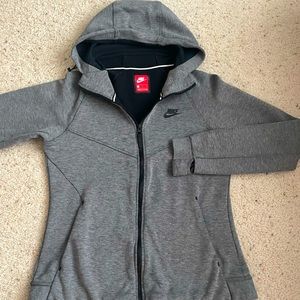 Woman’s Nike zip up hoodie